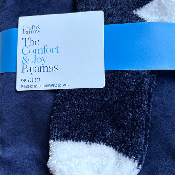 Comfort & Joy Pajama Set - Picture 6 of 6